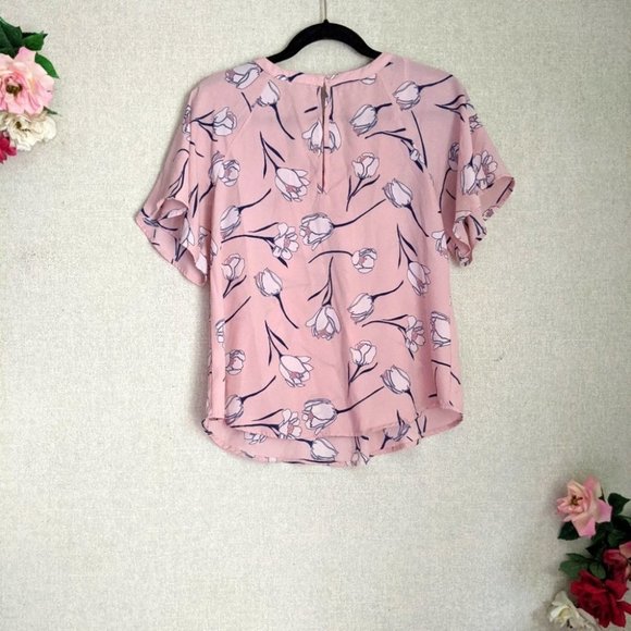 3/$30 Sienna Sky Keyhole Back Floral Swing Blouse - Picture 2 of 4